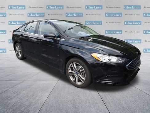 Used 2018 Ford Fusion SE w/ Fusion SE Technology Package FWD image 17