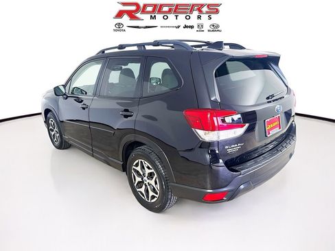 Used 2020 Subaru Forester Premium image 6