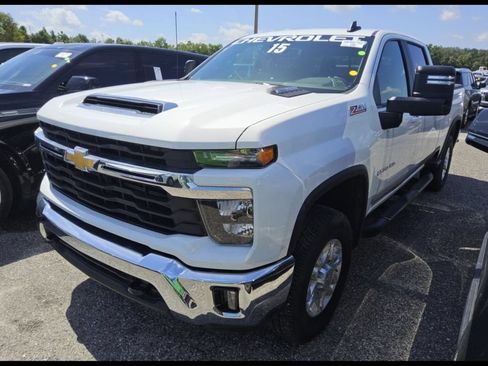 Used 2025 Chevrolet Silverado 2500 LT AWD/4WD image 2