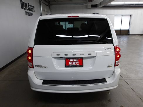 Used 2019 Dodge Grand Caravan SXT FWD image 7