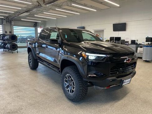 New 2026 Chevrolet Colorado ZR2 w/ Technology Package AWD/4WD image 3