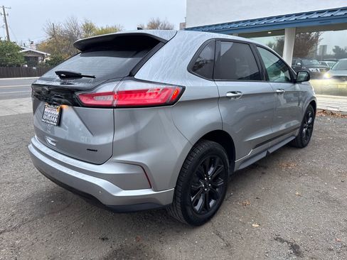 Certified 2022 Ford Edge SE w/ Black Appearance Package image 5