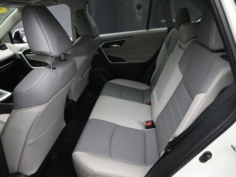 Used 2022 Toyota RAV4 XLE Premium AWD/4WD image 12