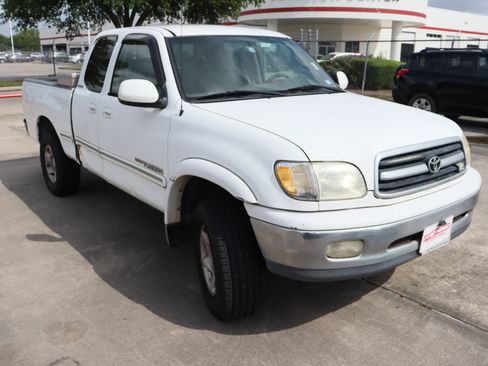 Used 2001 Toyota Tundra Limited image 2