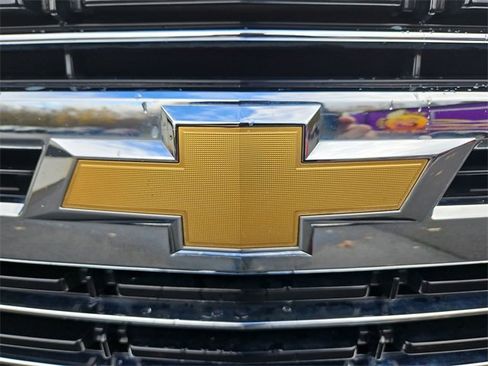 Used 2021 Chevrolet Suburban LT image 31