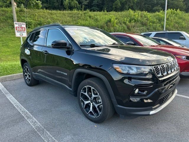Used 2025 Jeep Compass Limited AWD/4WD image 32