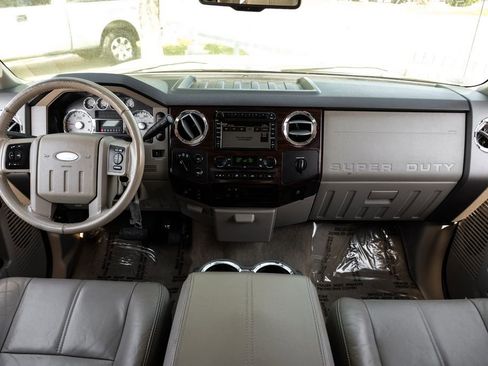 Used 2008 Ford F350 Lariat image 10