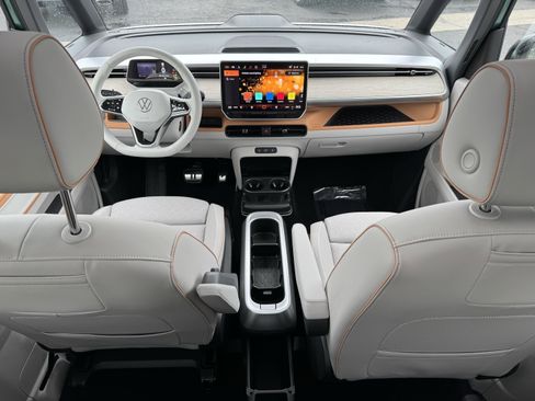 Used 2025 Volkswagen ID. Buzz 1st Edition image 34
