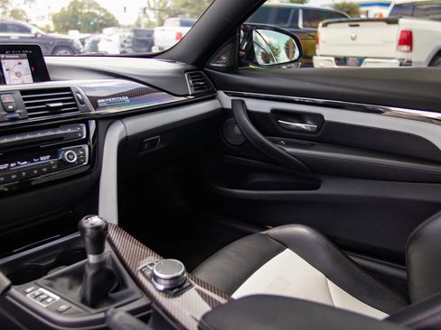 Used 2020 BMW M4 Coupe RWD image 32