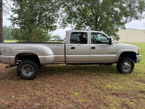 Used 2007 GMC Sierra 3500 SLT w/ Heavy-Duty Power Package AWD/4WD image 5