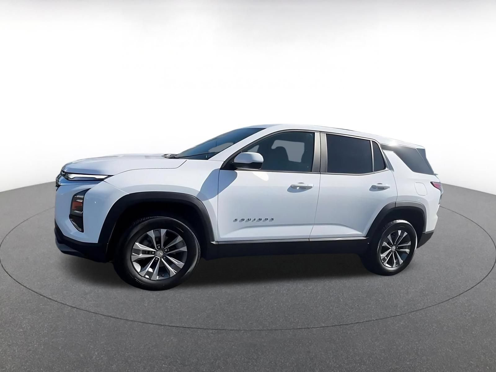 Used 2025 Chevrolet Equinox LT AWD/4WD image 7