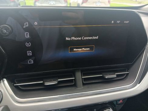 Used 2025 Chevrolet Trax LT w/ LT Convenience Package FWD image 11