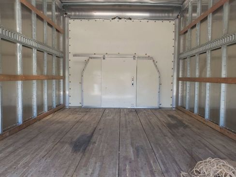 Used 2024 Ford E-350 and Econoline 350 Super Duty w/ Power Windows & Locks Group image 7