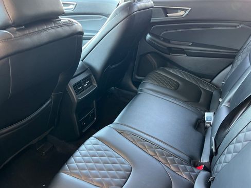 Used 2024 Ford Edge Titanium image 14
