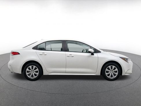 Used 2025 Toyota Corolla LE FWD image 10