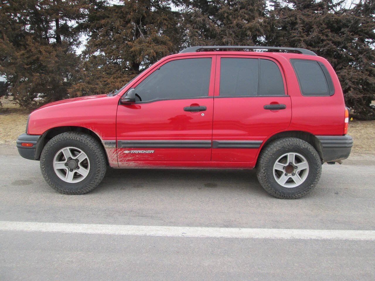 Used 2003 Chevrolet Tracker 4WD w/ Preferred Equipment Group image 9