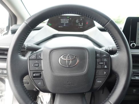 Used 2023 Toyota Prius LE FWD image 12