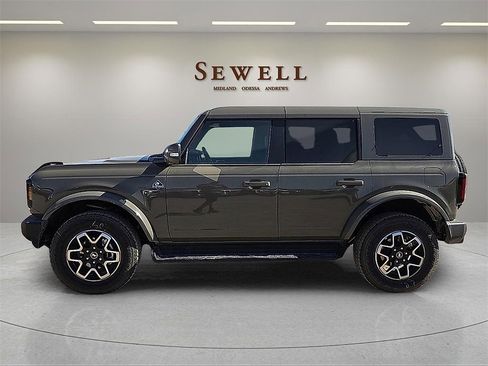 New 2025 Ford Bronco Outer Banks image 2