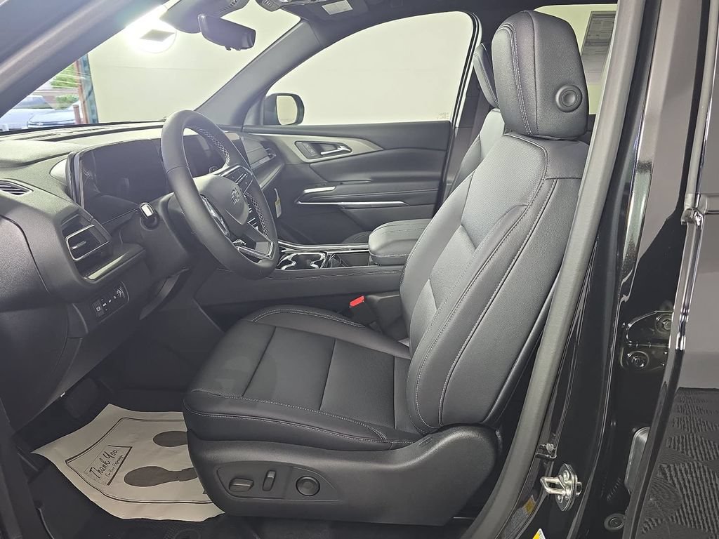 New 2027 Chevrolet Traverse LT w/ Midnight/Sport Edition AWD/4WD image 11
