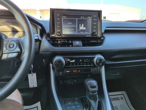 Used 2022 Toyota RAV4 LE w/ Carpet Mat Package (TMS) FWD image 17