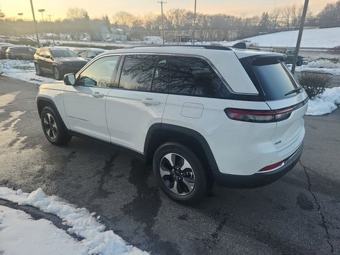 New 2022 Jeep Grand Cherokee Limited 4xe image 6