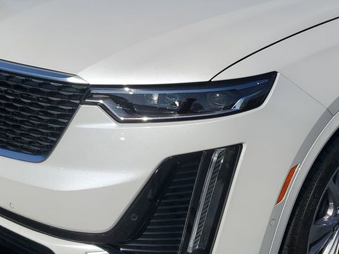 Certified 2024 Cadillac XT6 Premium Luxury w/ Platinum Package FWD image 9