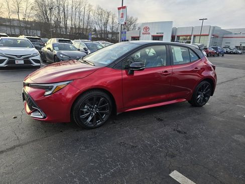 Certified 2025 Toyota Corolla XSE image 3