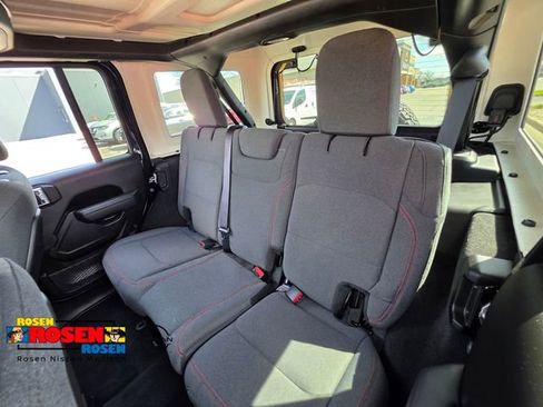 Used 2025 Jeep Wrangler Unlimited Rubicon AWD/4WD image 26