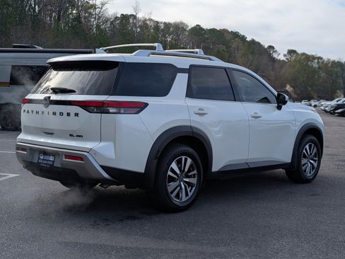 Used 2022 Nissan Pathfinder SL w/ Lighting Package (N92) image 9