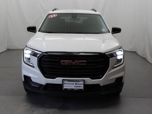 Used 2022 GMC Terrain SLE w/ Driver Convenience Package FWD image 8