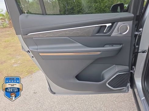 New 2026 Buick Enclave Avenir w/ Super Cruise Package FWD image 11