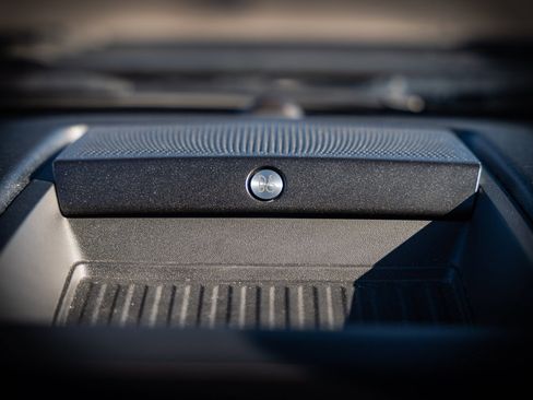 Certified 2019 Ford F150 Raptor w/ Equipment Group 802A Luxury image 39