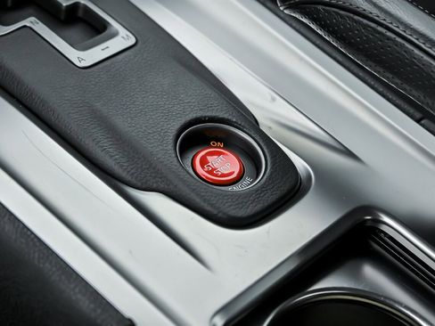 Used 2010 Nissan GT-R Premium image 37