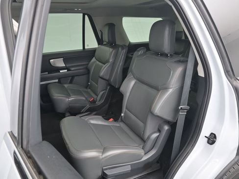 Used 2025 Ford Expedition Active RWD image 13