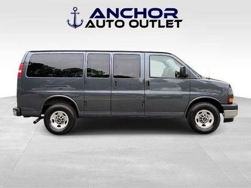 Used 2017 GMC Savana 2500 LT w/ LT Preferred Equipment Group RWD image 9