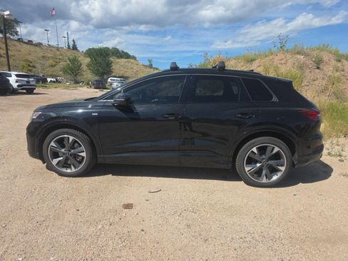 Used 2024 Audi Q4 e-tron Prestige AWD/4WD image 3