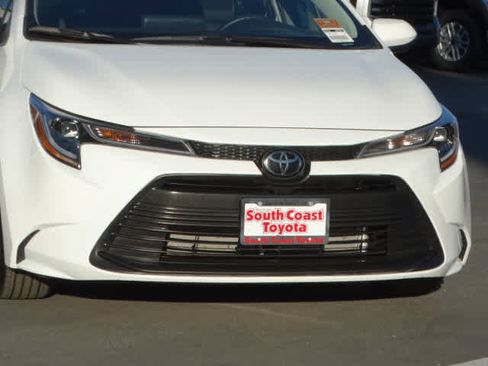 Certified 2025 Toyota Corolla LE w/ LE Premium Package image 4