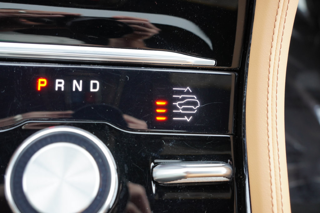 Certified 2024 Jeep Grand Cherokee Summit AWD/4WD image 34