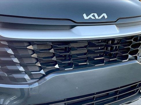 Certified 2025 Kia Sportage LX image 29