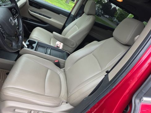 Used 2023 Honda Odyssey Touring image 11