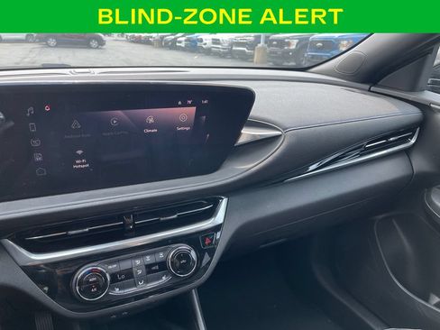 Used 2024 Buick Envista Sport Touring w/ Convenience I Package FWD image 18