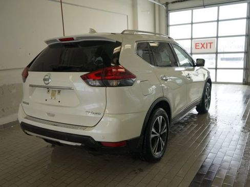 Used 2019 Nissan Rogue SV w/ Sun & Sound Touring Package image 14