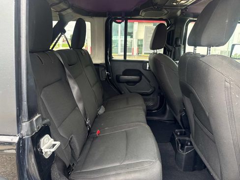 Used 2020 Jeep Wrangler Unlimited Sport S AWD/4WD image 15