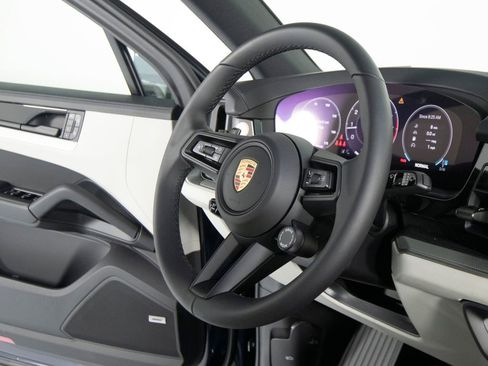 New 2026 Porsche Cayenne AWD/4WD image 32