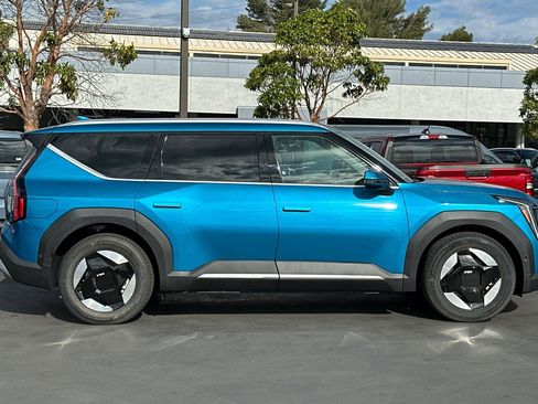 New 2026 Kia EV9 Wind image 3
