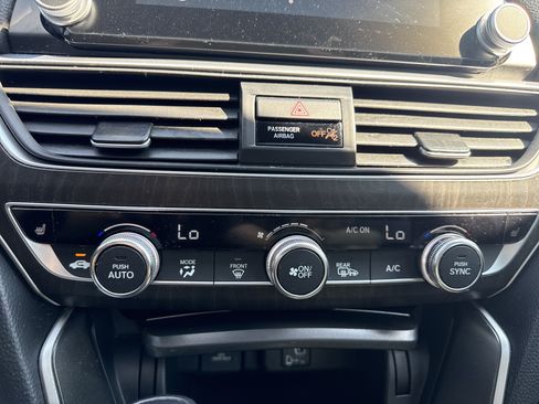Used 2018 Honda Accord EX-L image 22