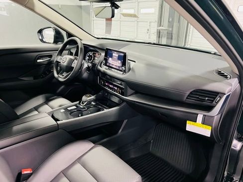 New 2026 Nissan Rogue SV FWD image 29