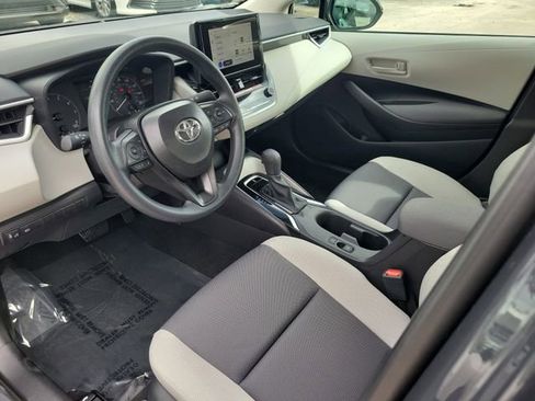 Used 2025 Toyota Corolla LE image 11