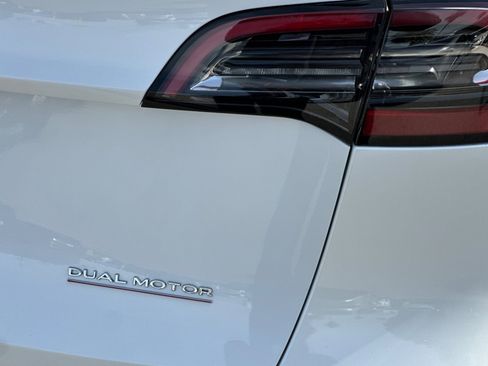 Used 2022 Tesla Model Y Performance image 26