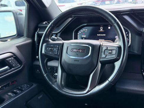 Used 2022 GMC Sierra 1500 AT4 w/ Technology Package AWD/4WD image 14